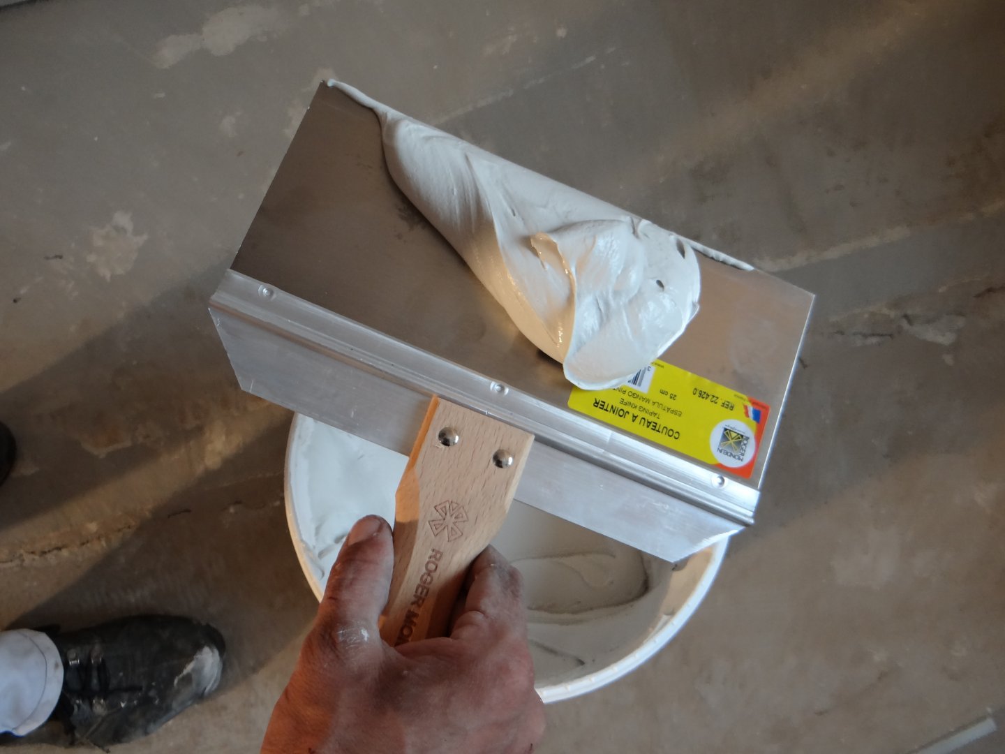 Couteau à enduire et à jointer les bandes 02