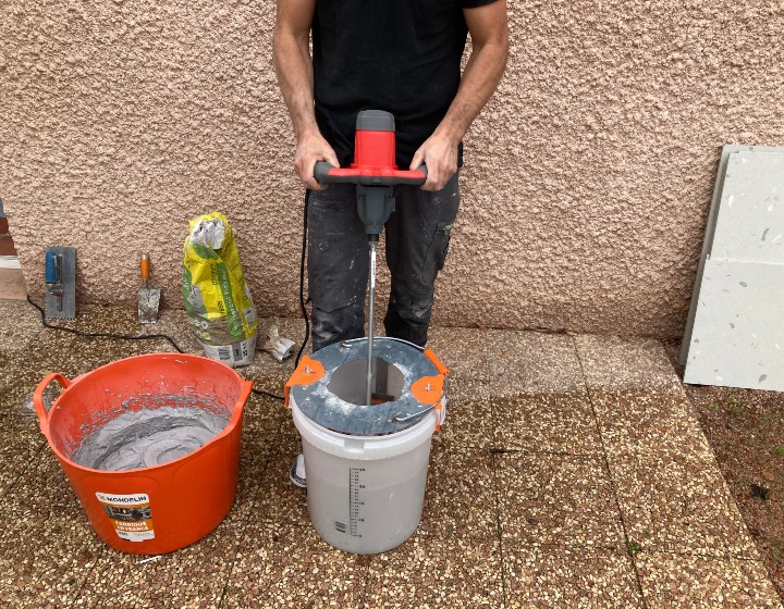 MIXEO : l’outil indispensable pour nettoyer vos mélangeurs vite et sans effort !